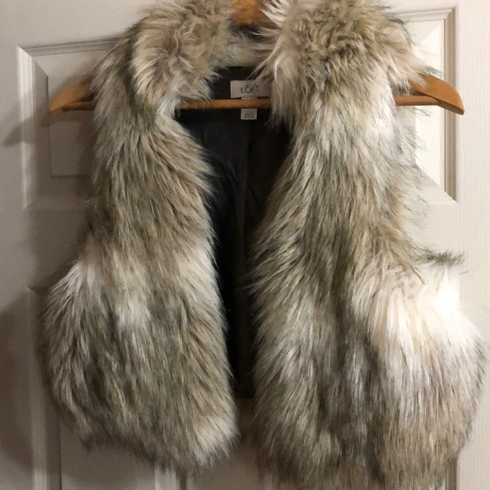 NWOT Loft Faux Fur Vest